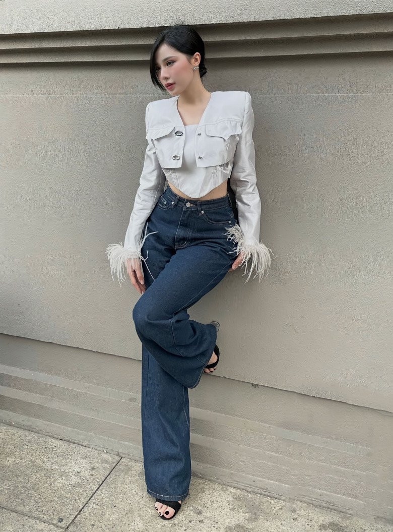 Cô sở hữu lượng người hâm mộ đông đảo bởi chất giọng khoẻ, nhan sắc đẹp hoàn hảo cùng sự cá tính, tràn đầy năng lượng.