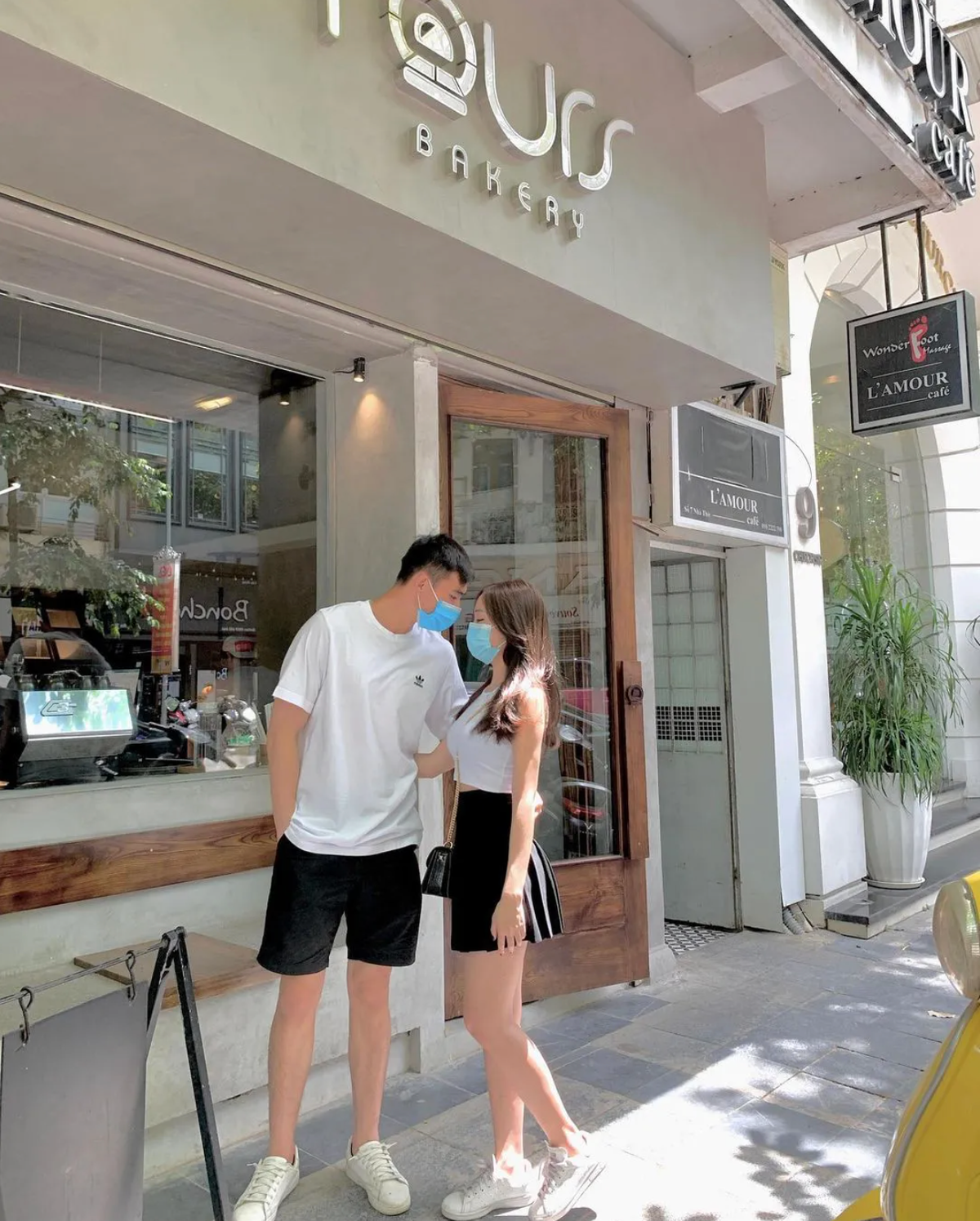 Trong một lần "flex" số ngày bên nhau, cư dân mạng còn phát hiện ra bạn gái hơn tuổi gọi Văn Chuẩn bằng biệt danh siêu đáng yêu - em bé.