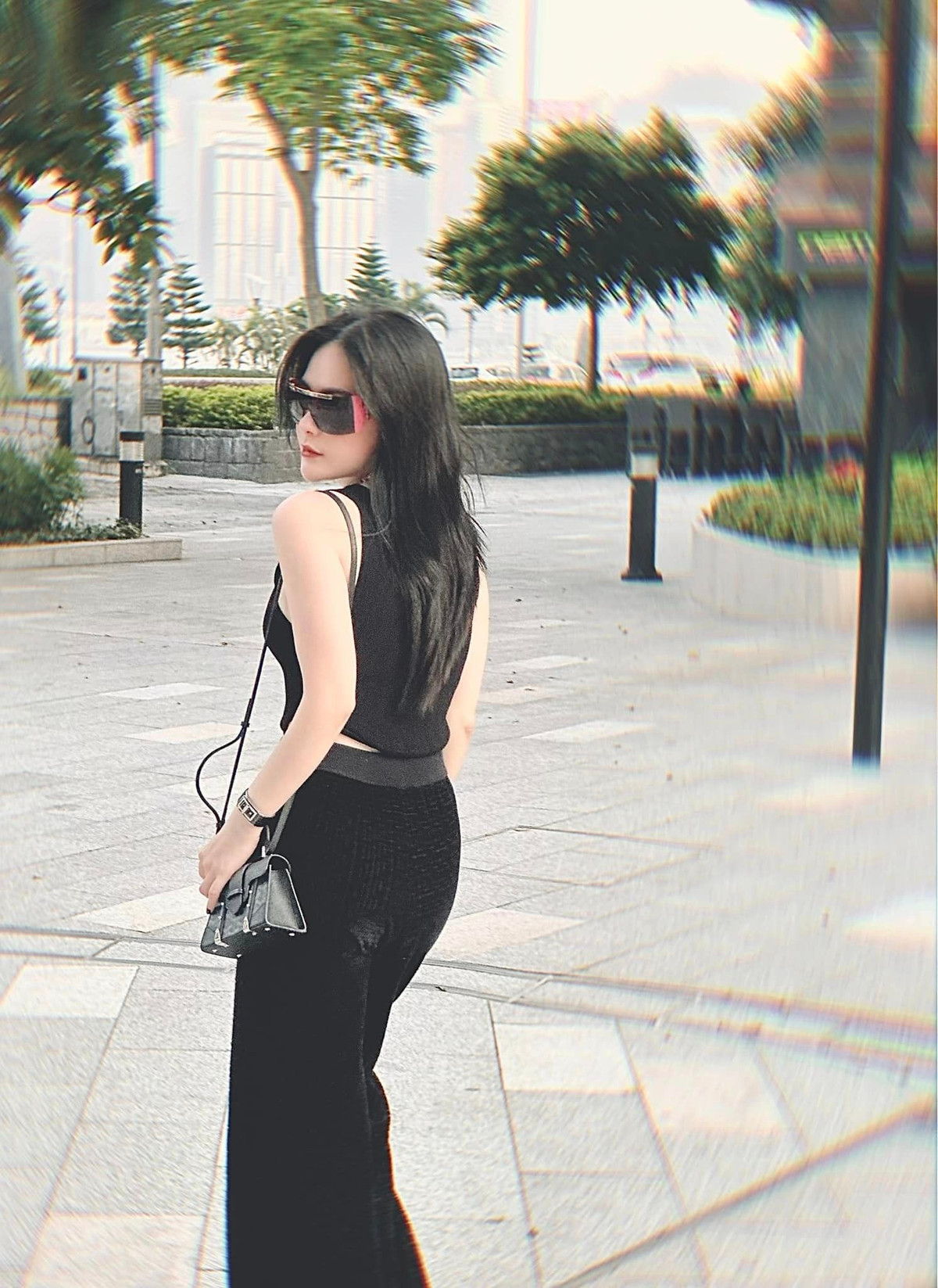 Đoàn Di Băng khiến nhiều chị em ngưỡng mộ với gu thời trang quý tộc, sang trọng. Ảnh: FBNV