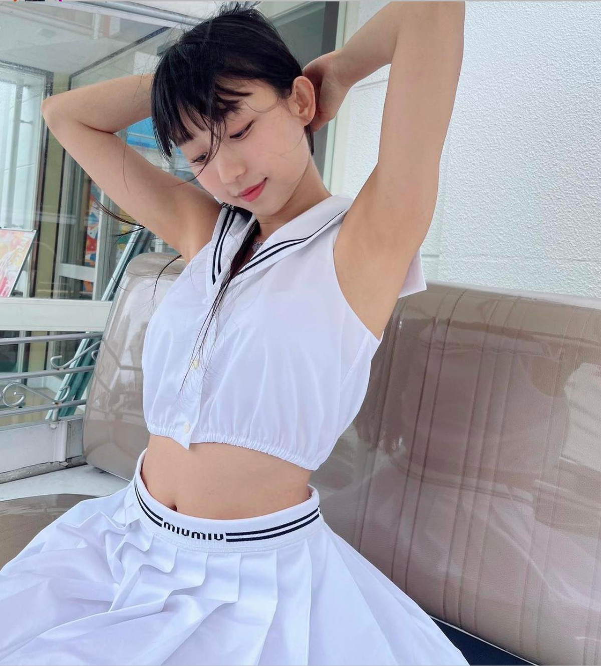 Người đẹp cũng từng bị "khủng bố" bởi những bình luận ác ý do có hành động mặc nội y quay video.