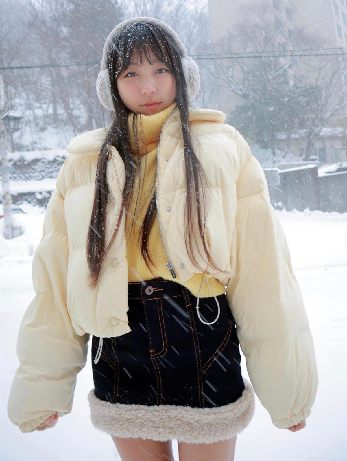 Với gương mặt thu hút và thân hình chữ S đẹp tuyệt mỹ, dù mặc bất cứ thứ gì, Pyo Eun Ji cũng đẹp mê hồn.