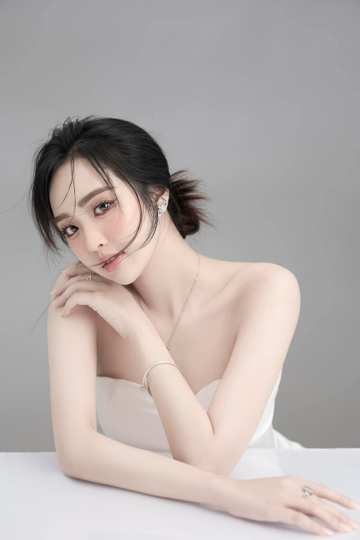 Cô thường theo đuổi sở thích cá nhân và đều đặn tới phòng gym để tập luyện và duy trì dáng vóc.