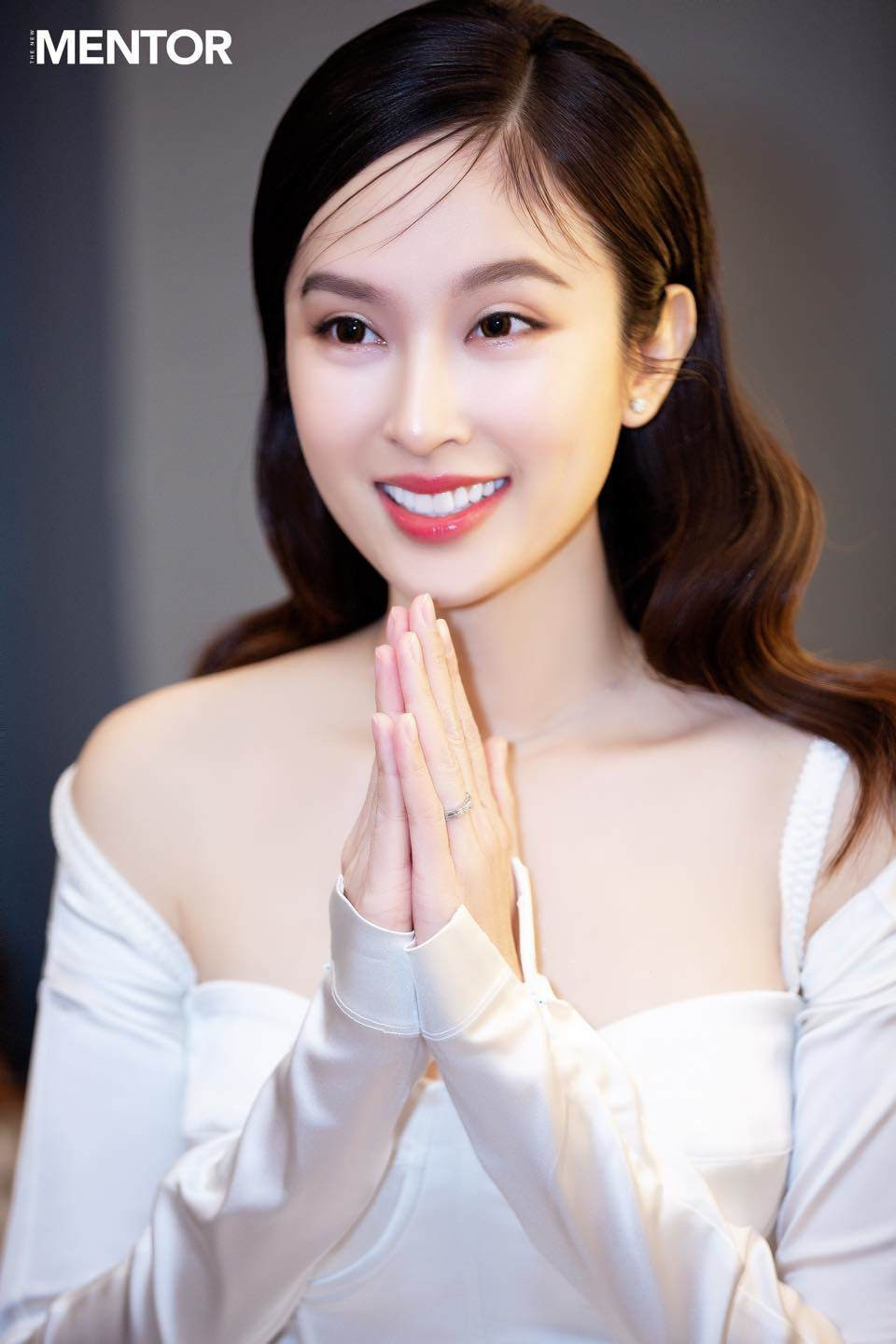 Là một trong những Super Judge đến từ Thái Lan, người đẹp chuyển giới này đang được khán giả háo hức mong chờ ở tập 2 The New Mentor.