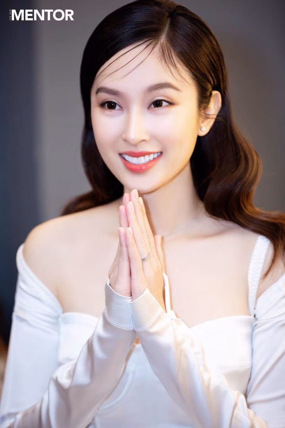 Là một trong những Super Judge đến từ Thái Lan, người đẹp chuyển giới này đang được khán giả háo hức mong chờ ở tập 2 The New Mentor.