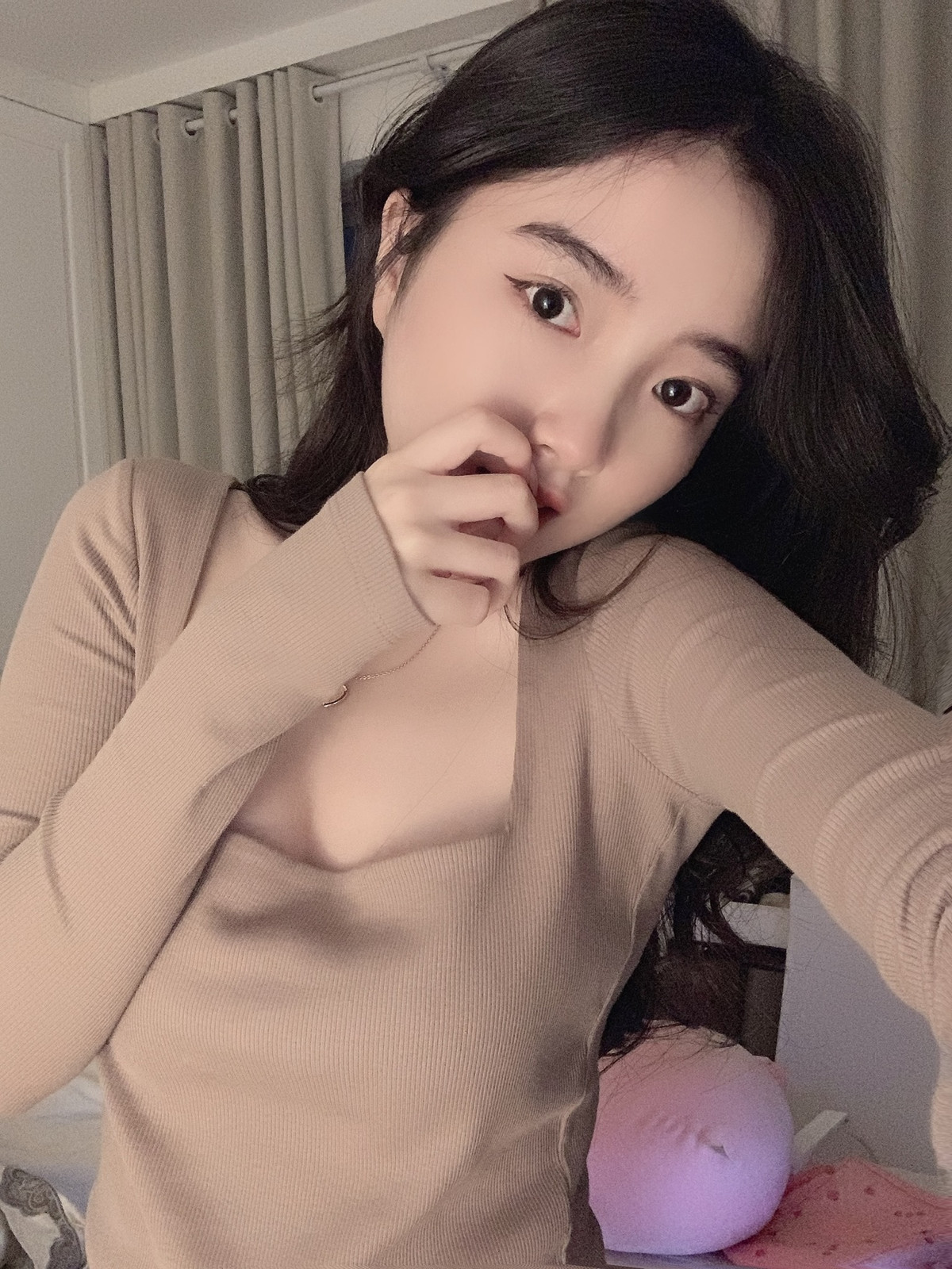 Mỗi hình ảnh mà cô đăng tải thu về nhiều bình luận khen ngợi.