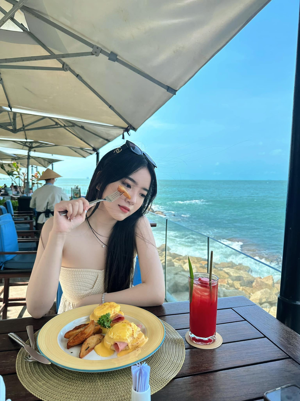 Loạt ảnh bạn gái xinh đẹp của Hồ Tuấn Tài luôn thu hút sự quan tâm lớn của các fan và bạn bè.