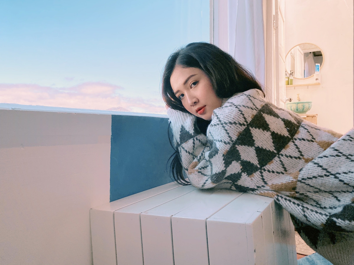 Hiện tại, Mỹ Chi đang duy trì cân nặng ở mức 49kg cùng số đo hình thể 85-55-93 (cm).