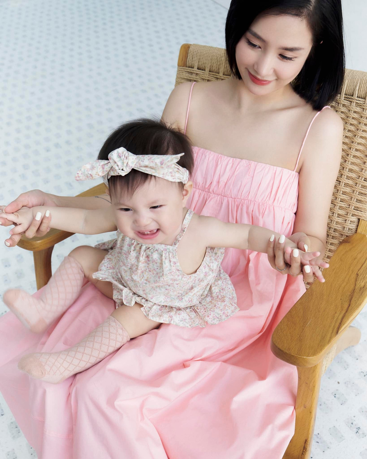 Theo chia sẻ của Hải Long, lý do anh "say nắng" Salim bởi cô sở hữu nhan sắc xinh đẹp, cuốn hút cùng tính cách vui vẻ, thông minh. Ảnh: FBNV