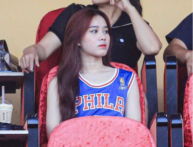 Dù hình ảnh chụp đời thường chưa qua chỉnh sửa vẫn có thể thấy được Hoa Mỹ có làn da trắng sáng. Ảnh: BB