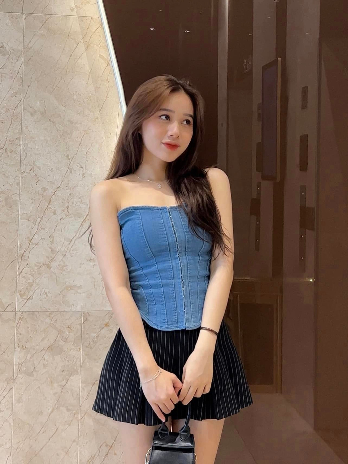 Hoa Mỹ hiện đang là một TikToker cũng khá nổi tiếng với 800.000 lượt theo dõi, Instagram cá nhân cũng có hơn 70.000 followers.