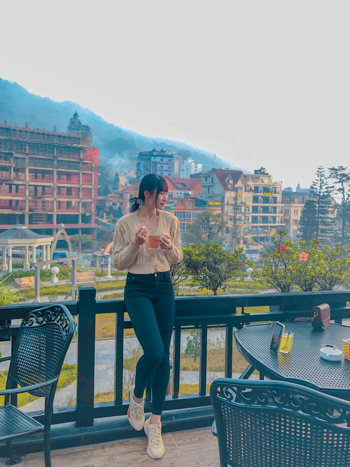 Nữ VĐV điền kinh từng là nhà vô địch quốc gia ở nội dung chạy 100m vượt rào vào năm 2020, 2021. Năm 2022, VĐV sinh năm 1999 được tham dự SEA Games 31 nhưng chỉ đứng thứ 6 ở vòng chung kết nội dung 100m vượt rào nữ.