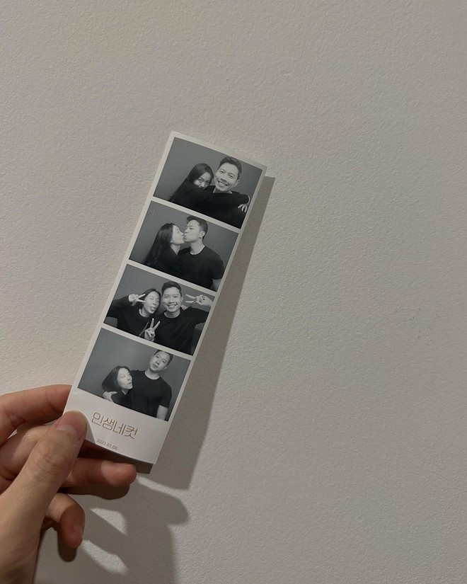 Netizen cũng vô cùng thích thú với cách xưng hô của chàng cơ trưởng với bạn gái. Dù Hà Trúc sở hữu vóc dáng đẹp, hình thể vạn người mê nhưng trong mắt anh, cô nàng vẫn được gọi yêu là "mập".