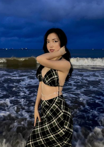 Cộng đồng mạng thường bày tỏ sự ngưỡng mộ với làn da không tỳ vết của Hà Trang.