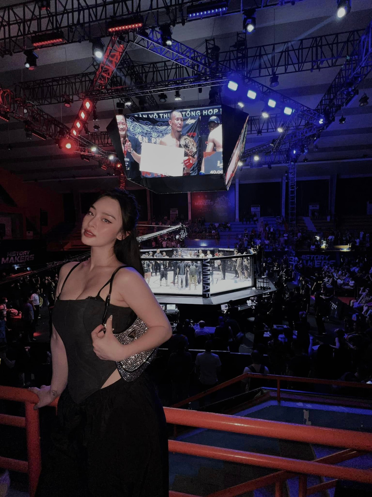 Truyền thông Thái Lan hết lời ca ngợi nhan sắc nàng mẫu Việt này.