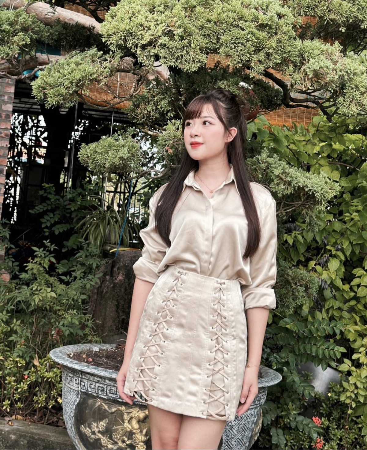 Võ Nhật Linh từng gây chú ý với hình ảnh cô giáo mầm non xinh đẹp, dễ thương.