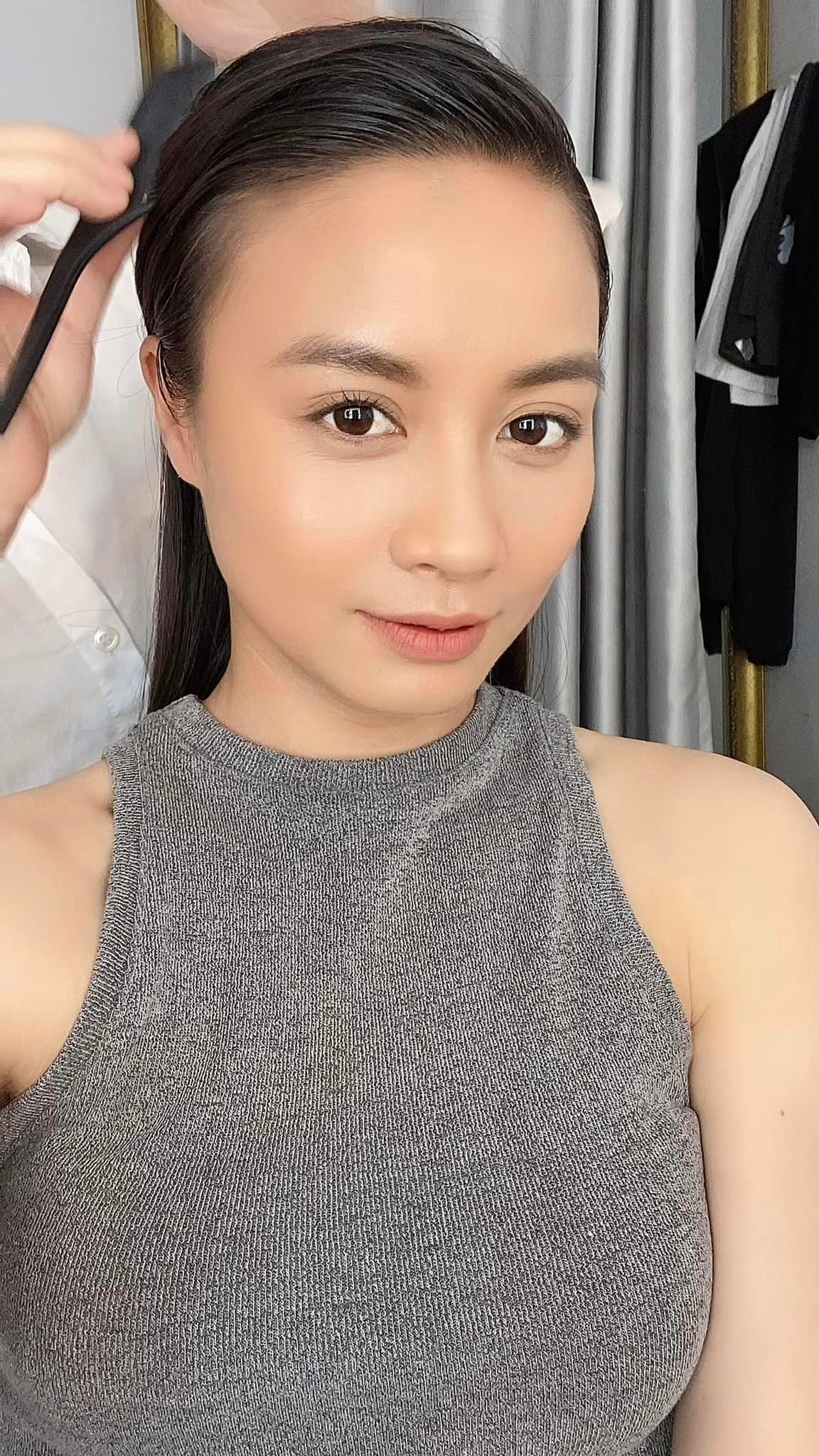 Nữ tuyển thủ 28 tuổi được biết tới với một loạt danh hiệu “Cô vợ quốc dân”, “Crush quốc dân”.