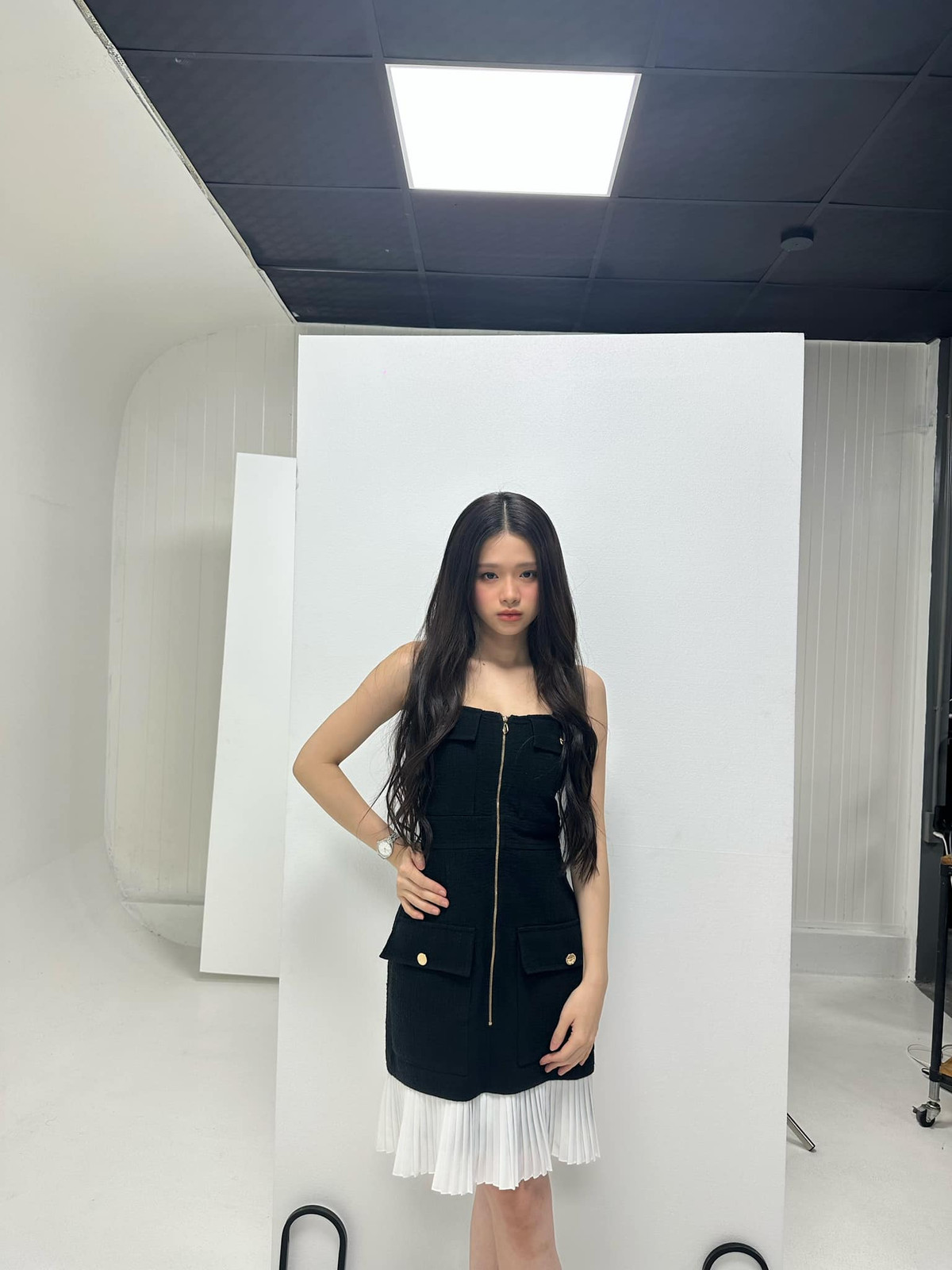 Những bộ đồ được nữ ca sĩ diện cũng được lựa chọn kỹ càng, chỉn chu hơn trước.