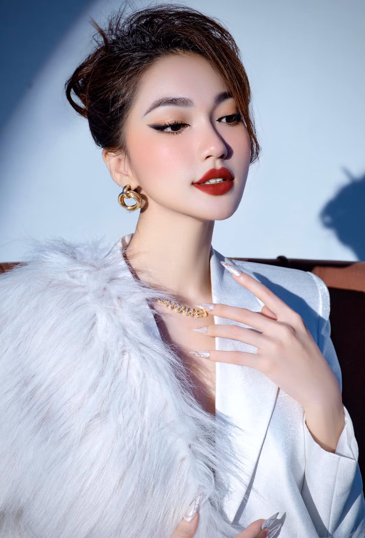 Cô nàng gây ấn tượng mạnh với body nuột nà và làn da trắng bật tông.