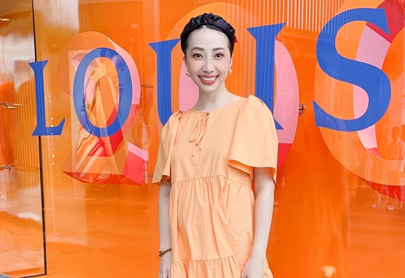 Sau kết hôn, 9X xinh đẹp cho biết hiện tại cuộc sống của cô không khác biệt mấy so với hồi yêu. Bởi cô và chồng đã có 5 năm tìm hiểu trước khi tiến tới đám cưới.