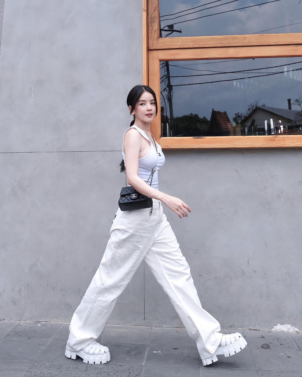 Mie còn được khán giả biết đến nhiều nhờ đảm nhận vị trí hỗ trợ thí sinh trong chương trình "Rap Việt" mùa đầu tiên.