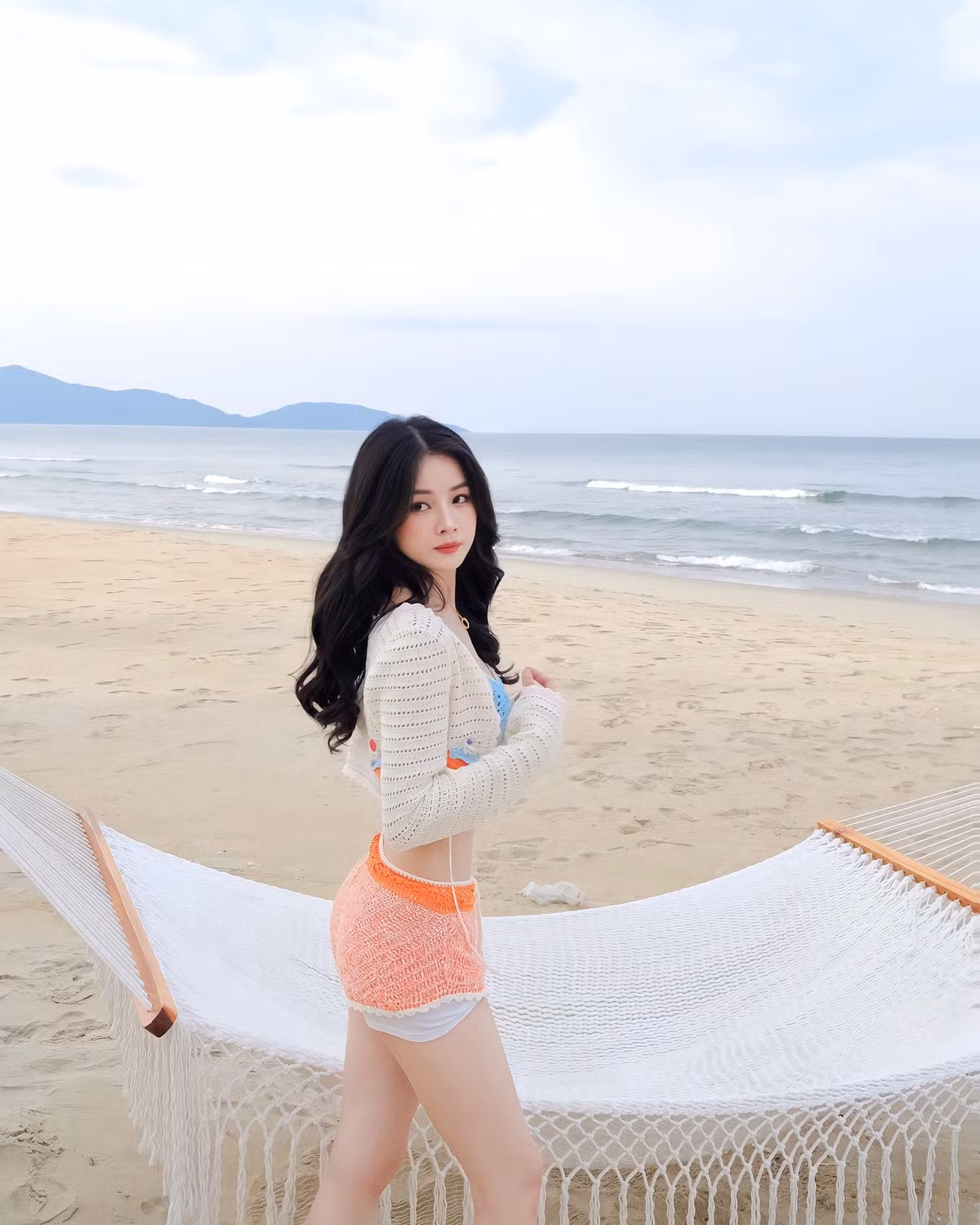 Cô sở hữu tài năng chơi nhạc vượt trội cùng ngoại hình xinh đẹp, phong cách cá tính, quyến rũ. Chính điều này đã giúp nữ DJ ghi điểm tuyệt đối trong lòng người hâm mộ.