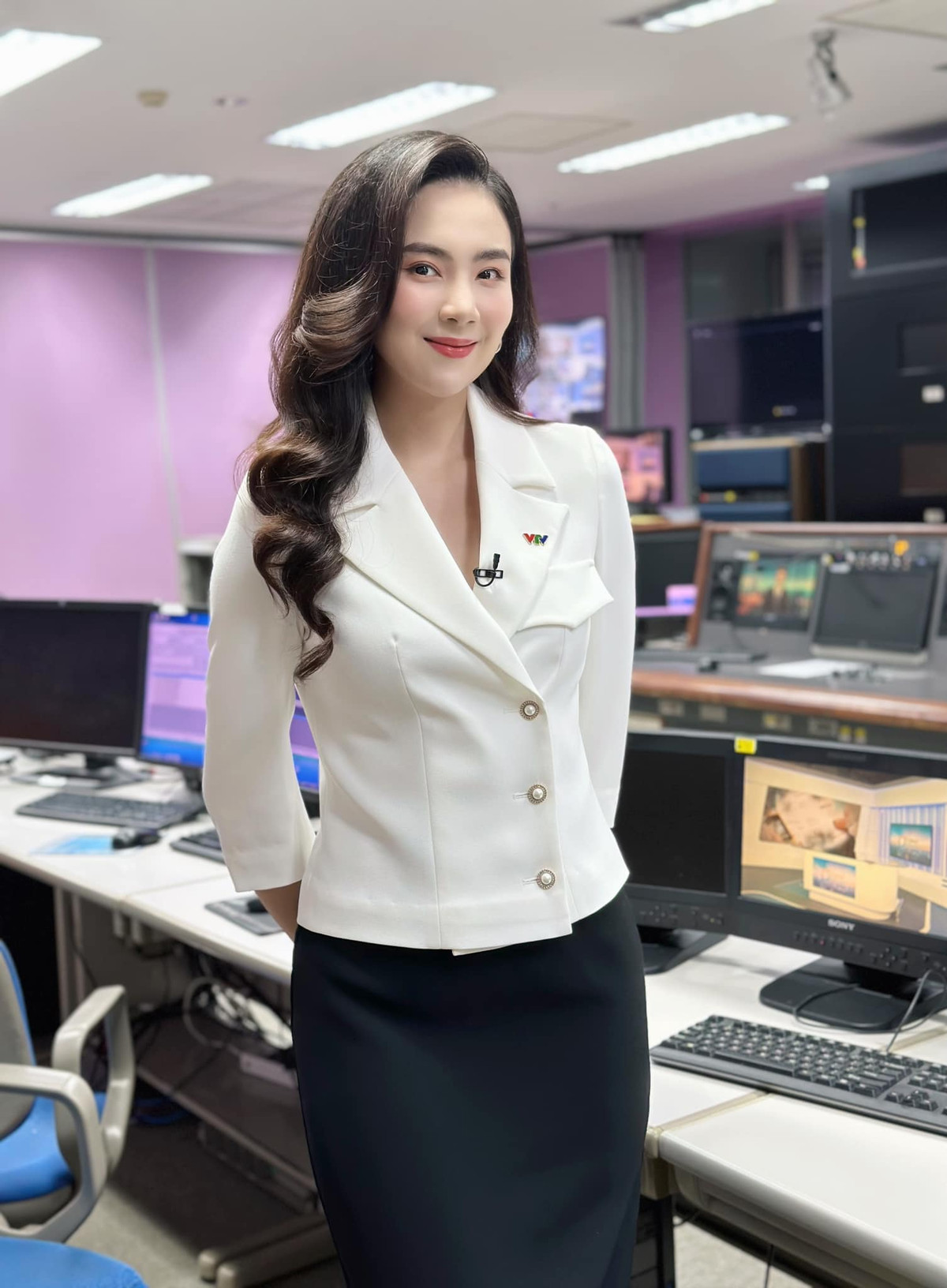 Bên cạnh đó, Mai Ngọc còn là mỹ nhân nổi tiếng trong nhà Đài khi có phong cách ăn mặc đa dạng, hiện đại.