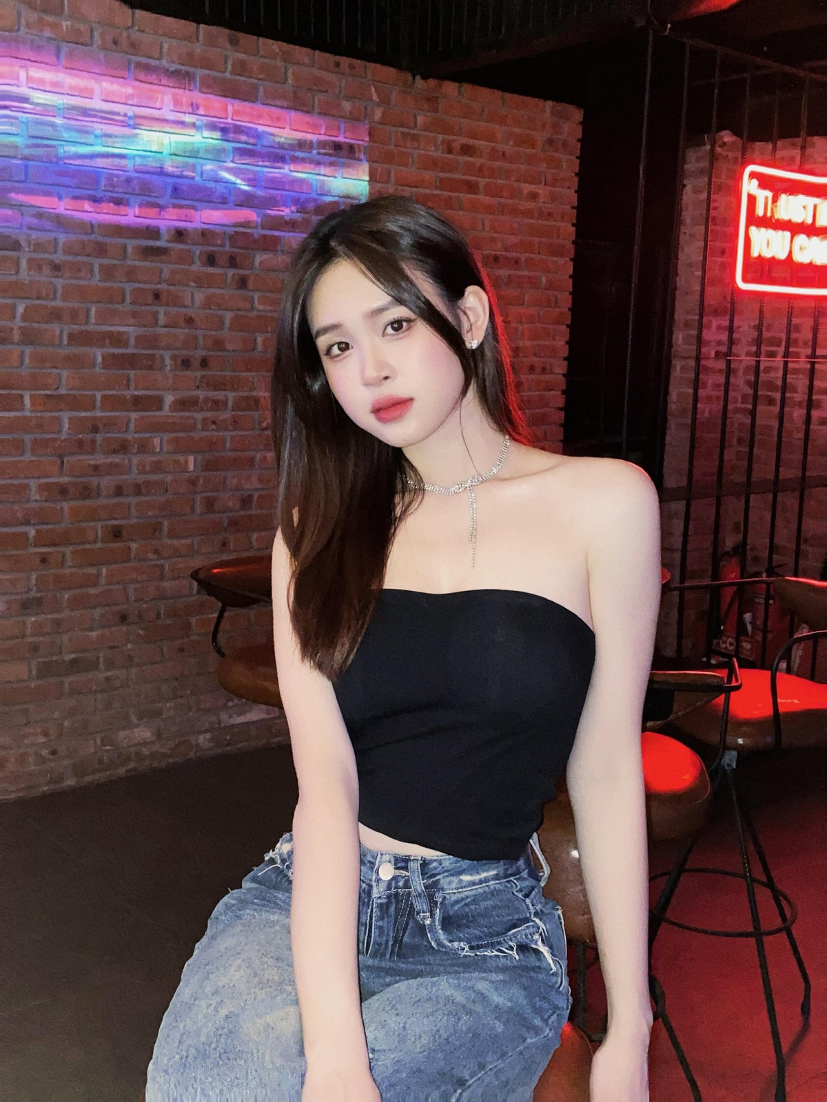 Thảo Vi liên tục góp mặt trong các cuộc thi nhan sắc như: Á khôi sinh viên Việt Nam 2018, Top 35 Hoa Hậu Việt Nam 2020,...