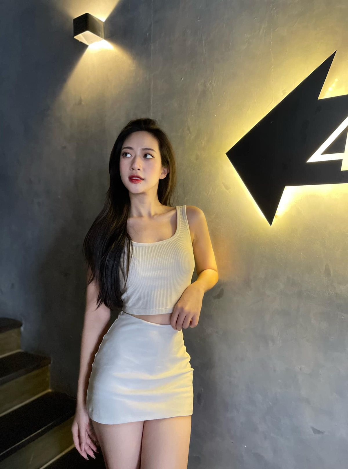 Đan Chi từng tham gia chương trình Nóng cùng World Cup 2022, cô trở thành đại diện cổ vũ cho đội tuyển Ecuador. Sau ghi rời sóng truyền hình, cô nàng ăn vận vô cùng nóng bỏng.