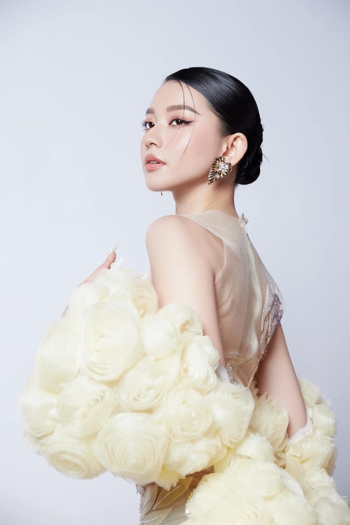  Hot girl Nguyễn Ngọc Phương Vy (biệt danh là Bâu Krysie), sinh năm 2000, đến từ TP.HCM hiện là thí sinh gây ấn tượng nhất sau 8 tập phát sóng, chương trình truyền hình thực tế "The Face 2023".