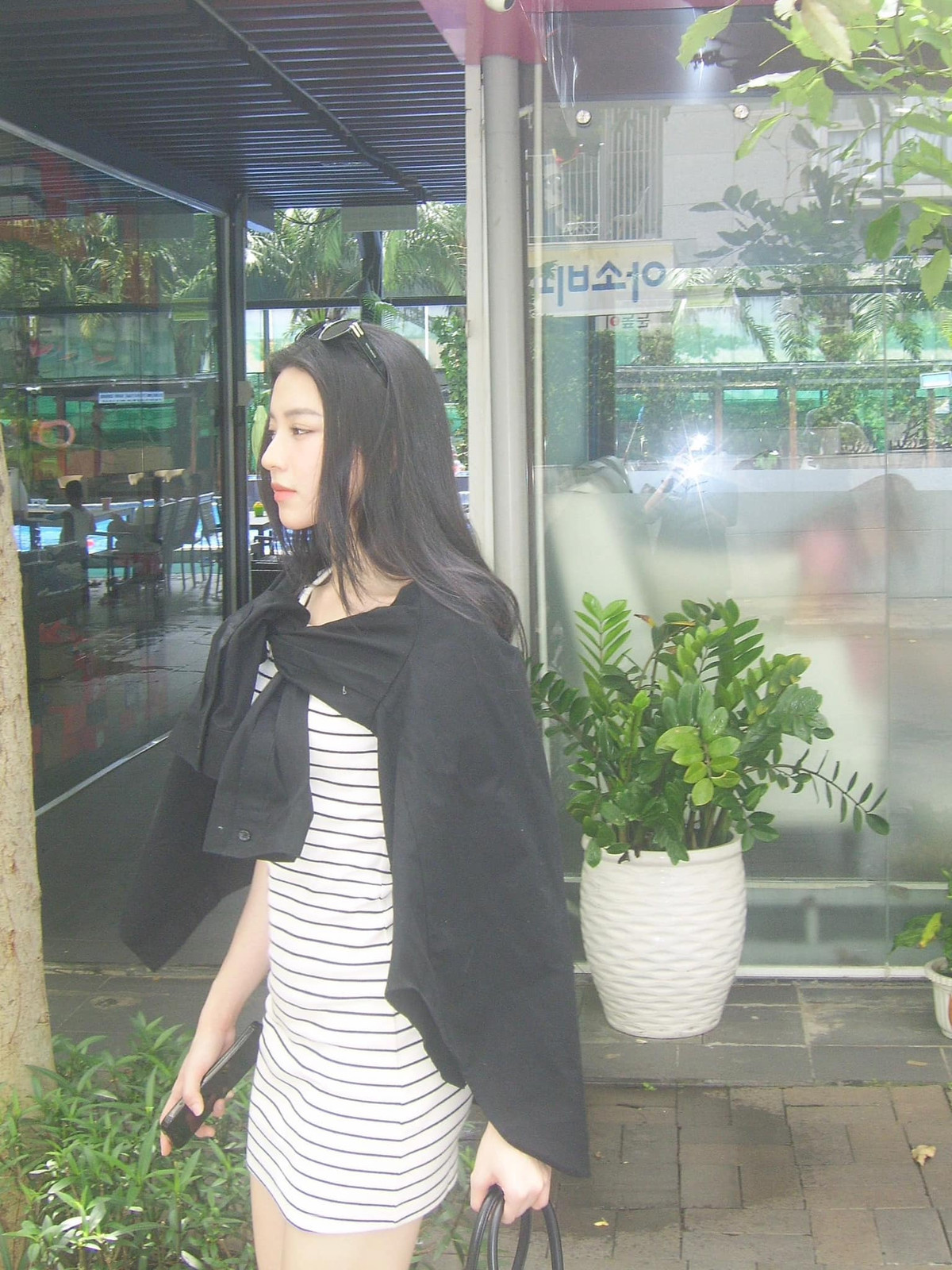 Nhận được sự động viên, hỗ trợ từ phía gia đình, bạn bè nên đến nay, cô có được những thành công nhất định trong sự nghiệp.