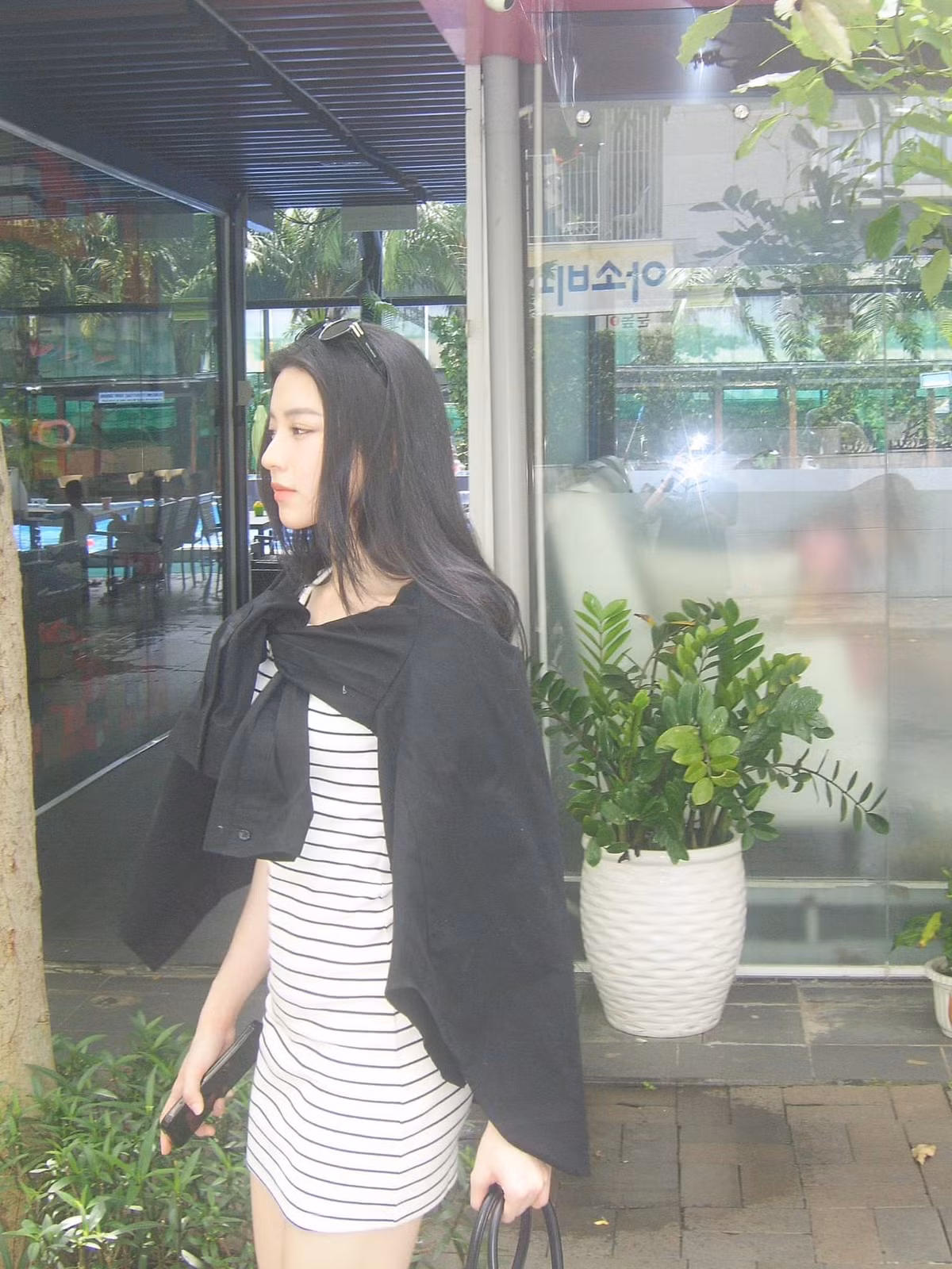 Nhận được sự động viên, hỗ trợ từ phía gia đình, bạn bè nên đến nay, cô có được những thành công nhất định trong sự nghiệp.