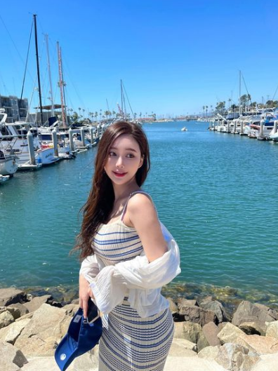 Trên trang cá nhân cô thường chia sẻ khoảnh khắc đi du lịch, check in ở những địa điểm mới mẻ.