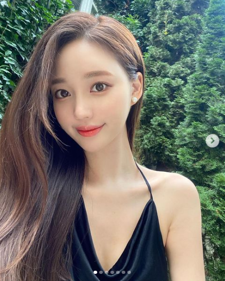 Rời đồng phục bay, "người đẹp hàng không" xinh đẹp và cuốn hút bất ngờ.