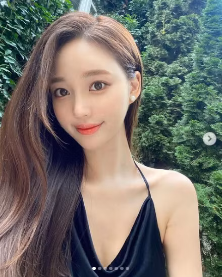 Rời đồng phục bay, "người đẹp hàng không" xinh đẹp và cuốn hút bất ngờ.