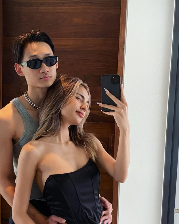 Trên trang Instagram với hơn 56k lượt theo dõi của mình, Emma Lê không ngần ngại công khai bản thân là "hoa có đã có chủ".