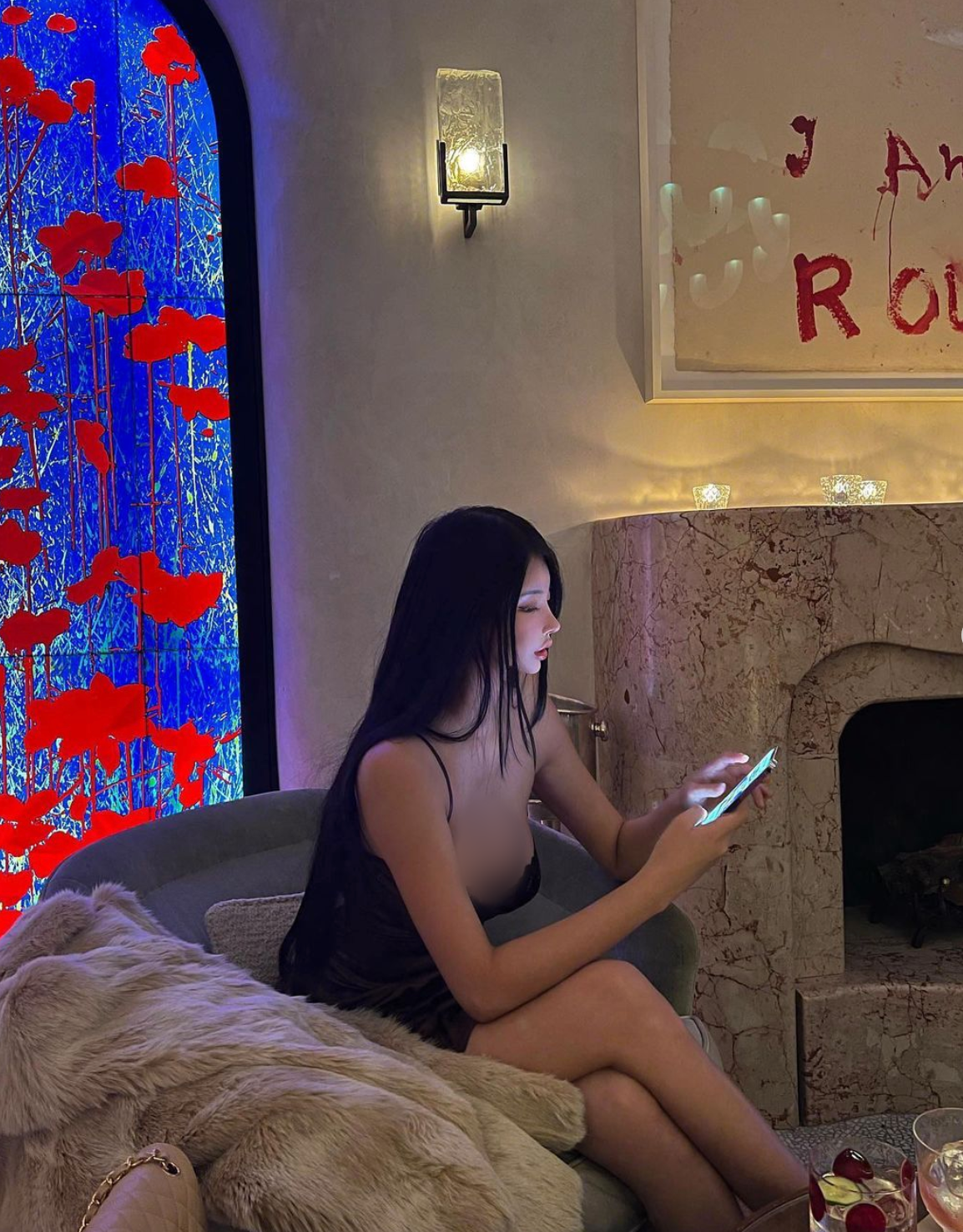 Nàng hot girl mạng xã hội Hàn Quốc sở hữu khung xương chậu và khuôn ngực quá đẹp, được xếp vào hàng 1% những người người có vóc dáng nữ thần.