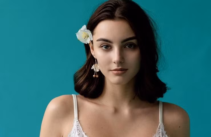 Thời điểm sống ở Hàn Quốc, cô là người mẫu nội y được nhiều nhãn hàng săn đón. Hiện tại, cô đang lưu trú ở Nga.