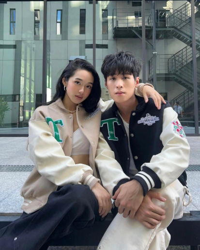 Karty Chang được biết đến với danh xưng "hot girl vùng núi Tây Bắc". Cô nàng SN 2001 hiện là mẫu ảnh nổi tiếng tại TPHCM.