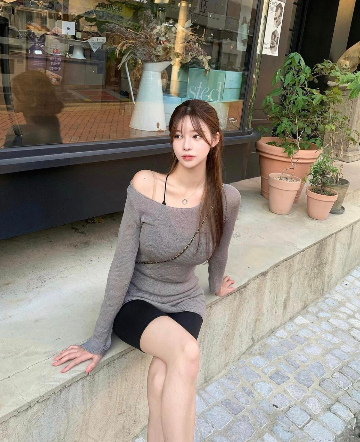 Nhờ vóc dáng đẹp nên cô trở thành cái tên được nhiều nhãn hàng "chọn mặt gửi vàng".