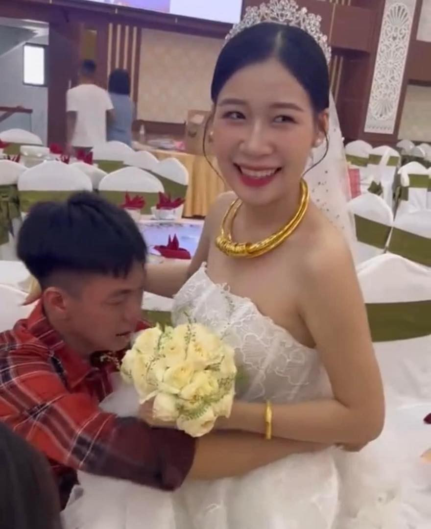 Cùng với đó, dân mạng cũng hi vọng chú rể sẽ đối tốt với cả hai chị em sau khi kết hôn. Ảnh: Minh Đức