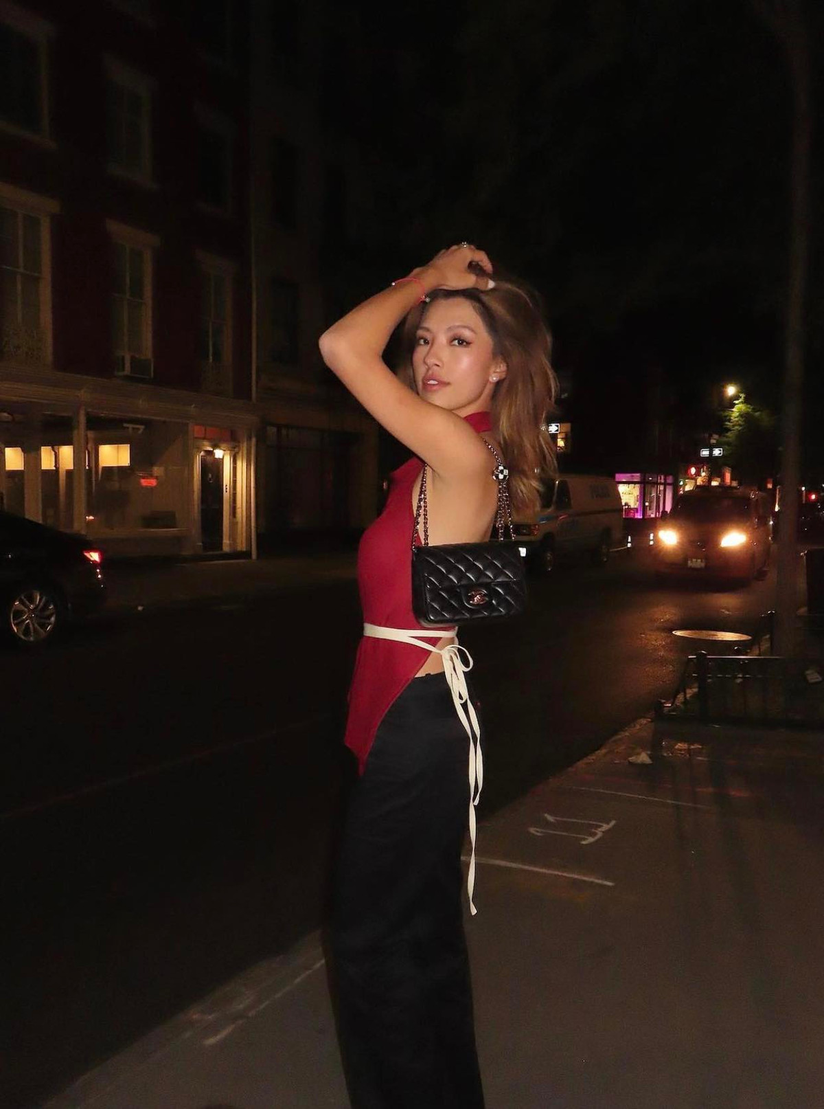 Ngoài chơi golf, nữ VĐV 24 tuổi còn tập gym để giữ được thân hình săn chắc và quyến rũ.