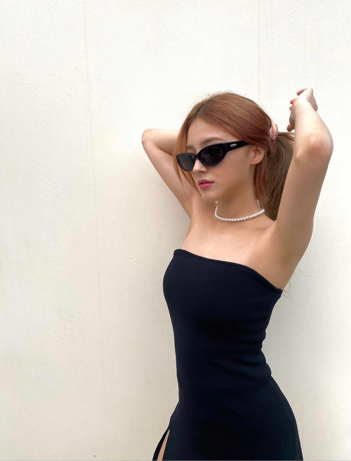 Nhan sắc trong trẻo, tựa búp bê sống giúp mỹ nhân 23 tuổi liên tục góp mặt trong danh sách những nữ thần tượng đẹp nhất Kpop hiện nay.