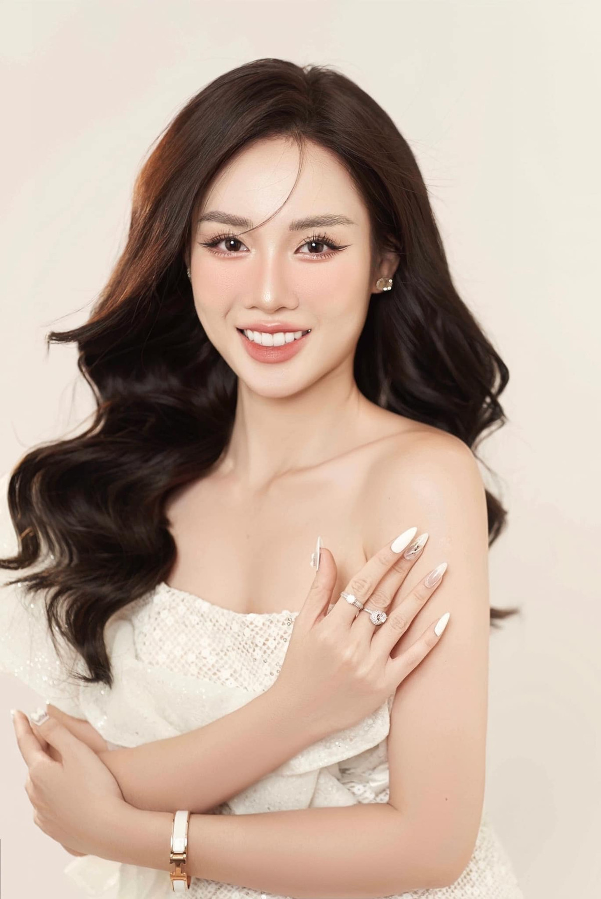 Ngọc Mai còn gây ấn tượng bởi vóc dáng cân đối với số đo 3 vòng lý tưởng: 83 - 58 - 89 (cm).