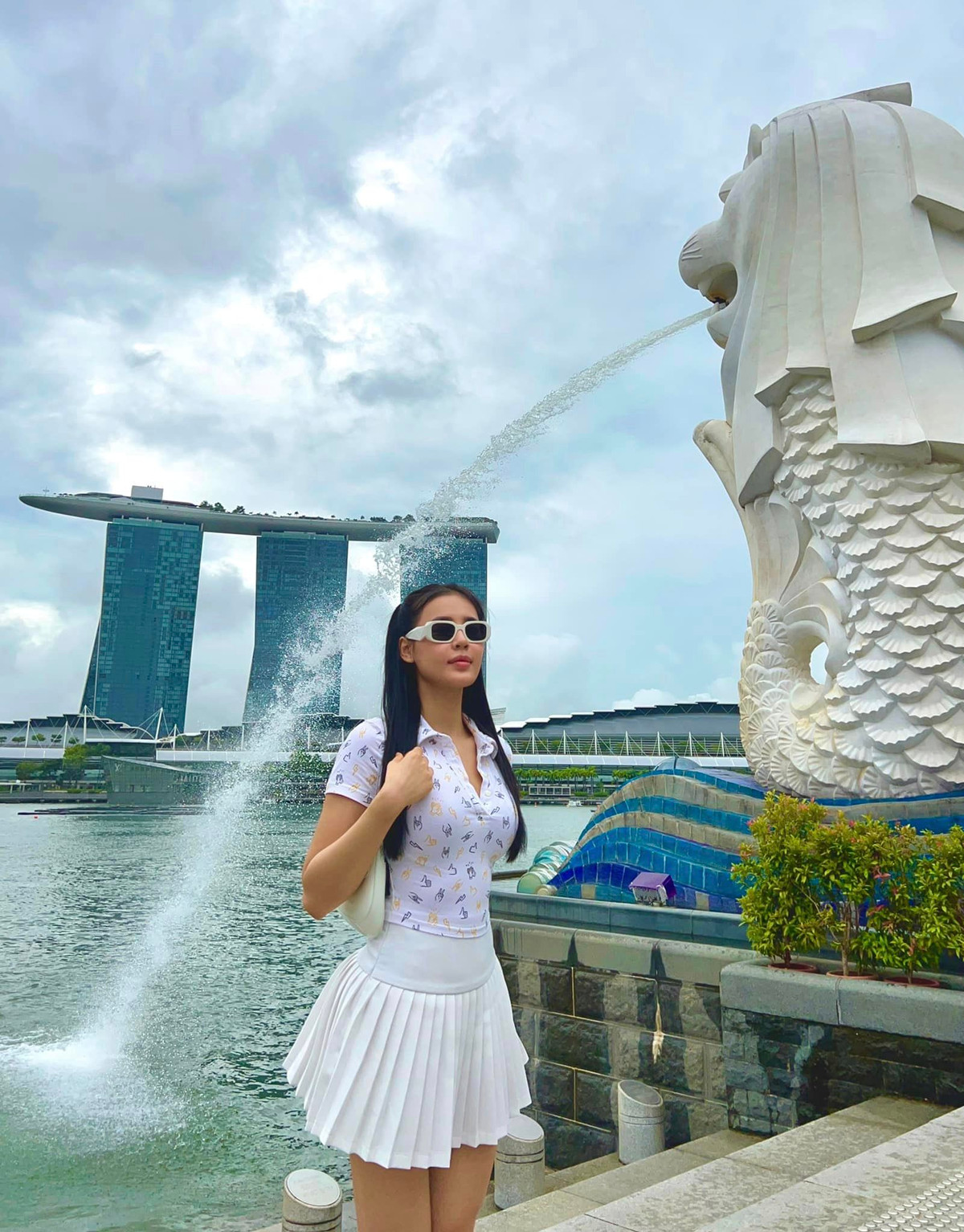 Ngoài gym, người đẹp Phan Thiết còn tích cực tập luyện Yoga và chạy bộ để tăng sự dẻo dai của cơ thể.