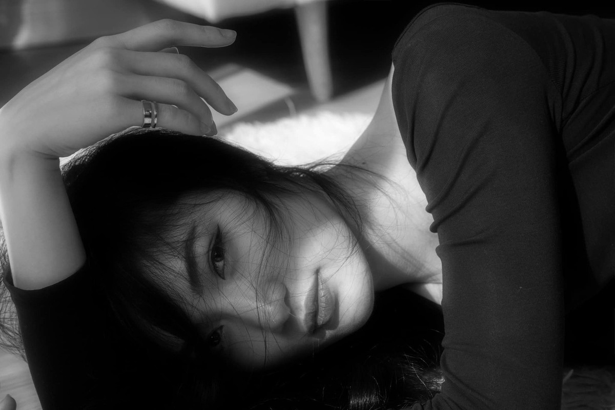 Hot girl 9x thích xem phim, nghe nhạc, đọc sách hay đi cà phê cùng bạn bè.