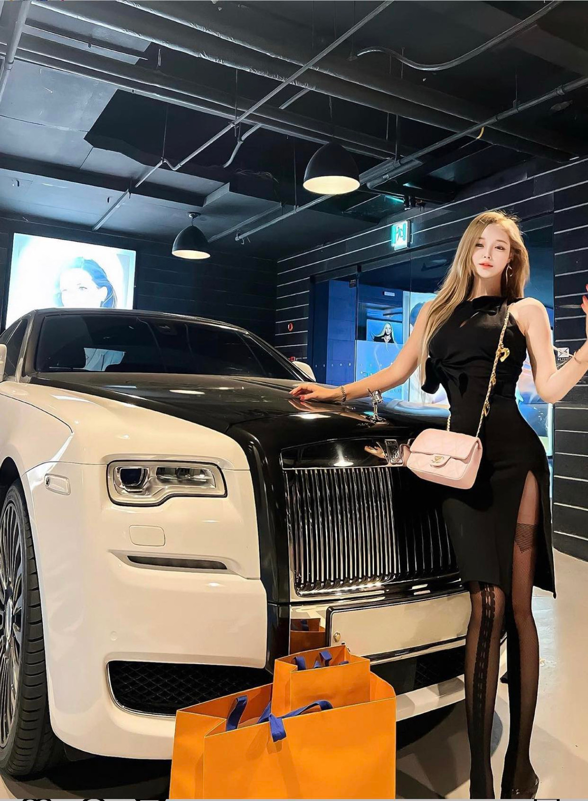 Trang cá nhân của gái xinh xứ Hàn này có tới hơn 643.000 người hâm mộ.