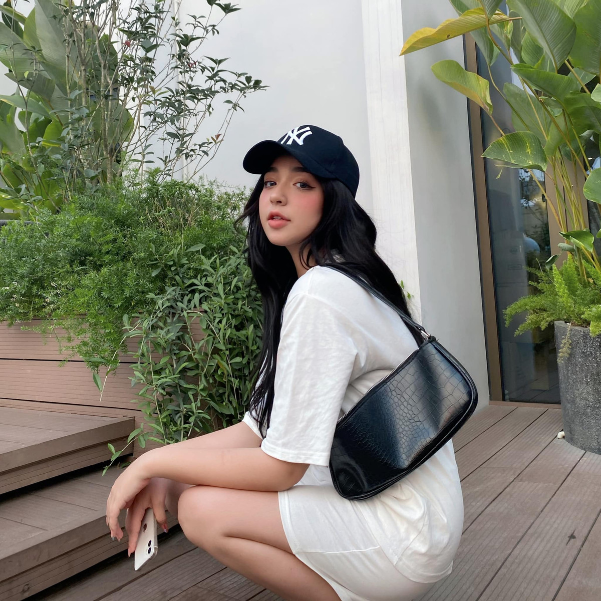 Ở tuổi 25, Trinh Tây ngày càng trở nên gợi cảm, quyến rũ.