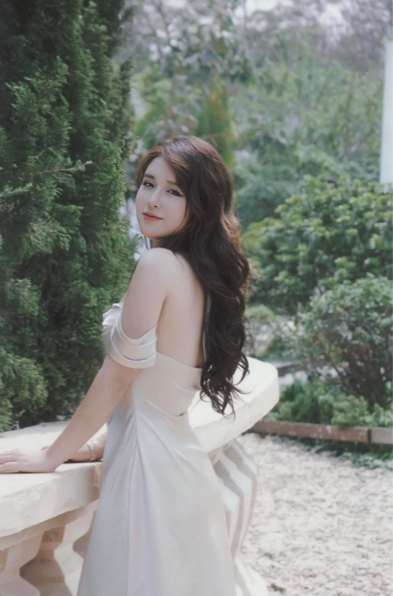 Qua 2 năm nổi tiếng, Trần Thanh Nga hiện tại có nhiều đổi khác, đặc biệt phong cách của cô khác trước khá nhiều.