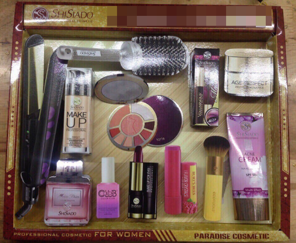 Thậm chí, trên thị trường vàng mã không thiếu những sản phẩm "đồ hiệu" được thiết kế vô cùng tỉ mỉ. Chỉ cần khách có nhu cầu, nhà xưởng đều có thể cung cấp.