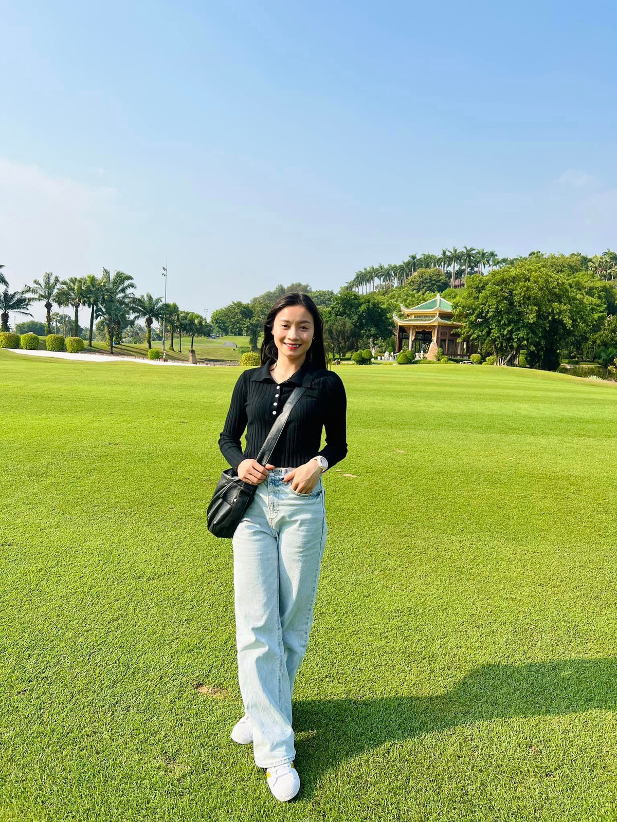 Năm 2019, cô lần đầu tiên cùng ĐT nữ Việt Nam tham dự SEA Games và giành HCV trên đất Philippines. Sau đó, hậu vệ sinh năm 1995 tiếp tục chinh phục một loạt danh hiệu lớn nhỏ khác cùng ĐT nữ Việt Nam tại đấu trường khu vực, châu lục.